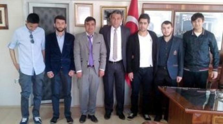 İlahiyat Fak&uuml;ltesi &Ouml;ğrencileri Kendi Binalarını İstiyor