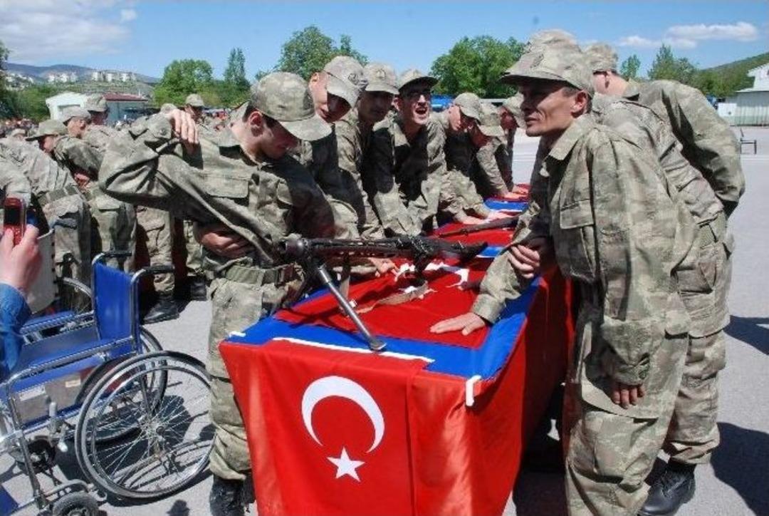 Elleri Kınalı Engelliler Asker Oldu