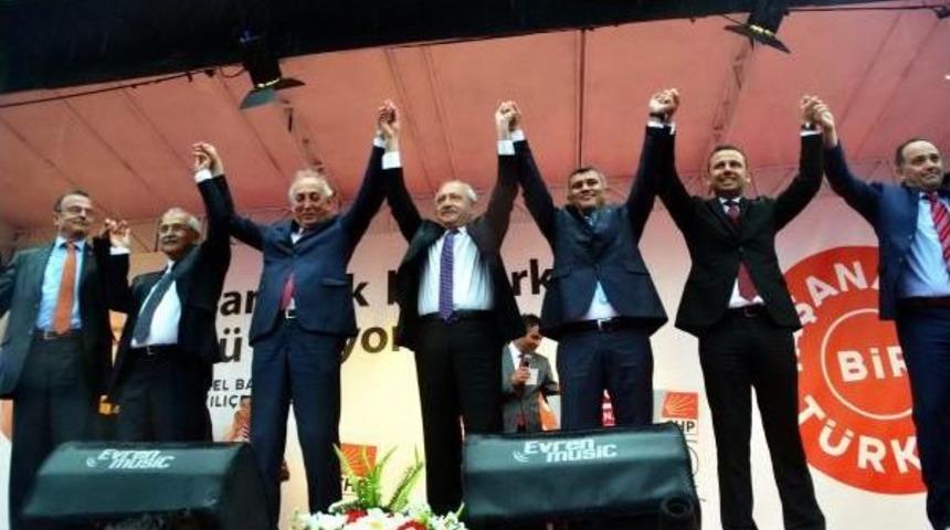 Kılı&ccedil;daroğlu, Muğla'da Yağmur Altında Konuştu: Nasıl Devlet Y&ouml;netilirmiş &Ouml;ğreteceğim Onlara