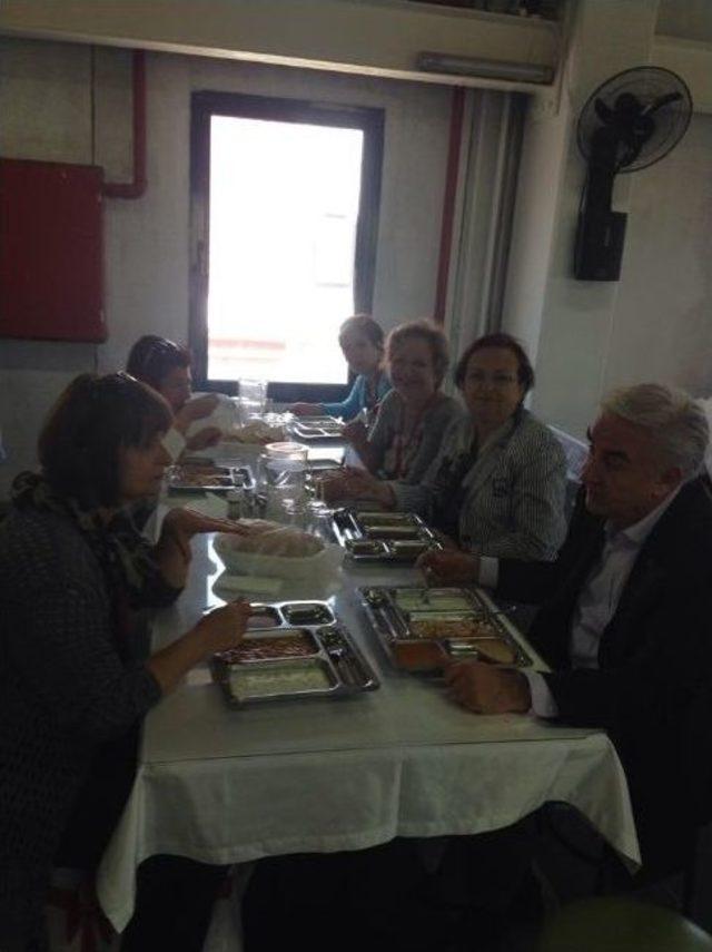 Milletvekili Adayı Teber Tesktil İş&ccedil;ileriyle Bir Araya Geldi 1