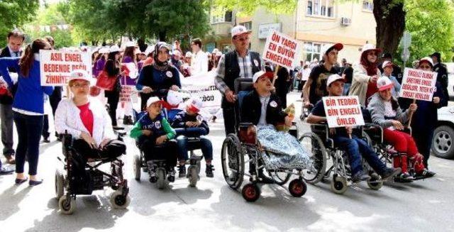 Engelliler Farkındalık I&ccedil;in Y&uuml;r&uuml;d&uuml; 1