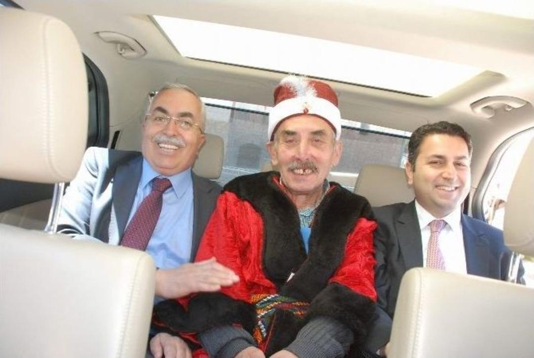 Yılın Ahisi Valinin Makam Aracında