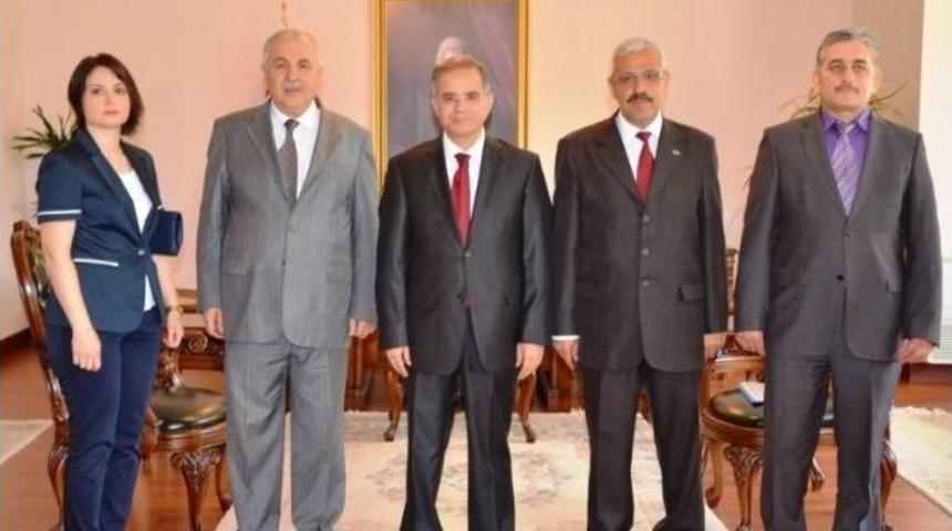 Sgk &Ccedil;alışanlarından Vali Tapsız&rsquo;a Ziyaret