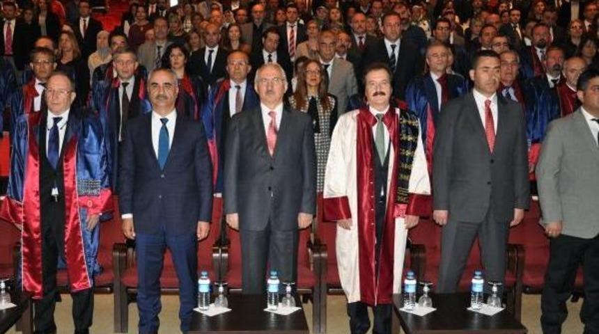 Cumhuriyet &Uuml;niversitesi'nde Akademik Y&uuml;kselme T&ouml;reni