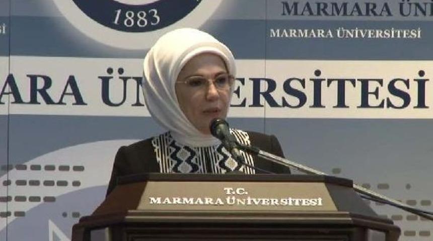 Emine Erdoğan  "sağlıklı Yaşam, Doğal Ve Dengeli Beslenmeye Dayanmakta"