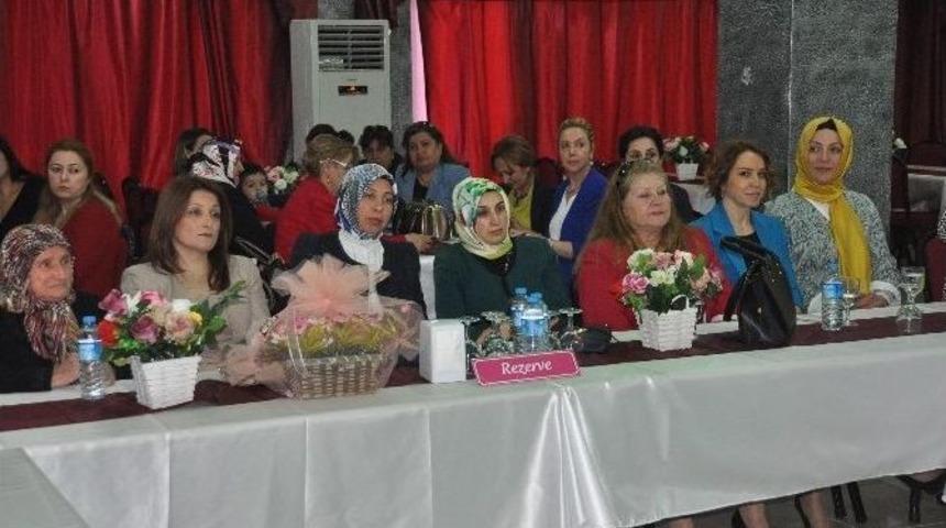 Ak Parti Kadın Kollarından Anneler G&uuml;n&uuml; Etkinliği