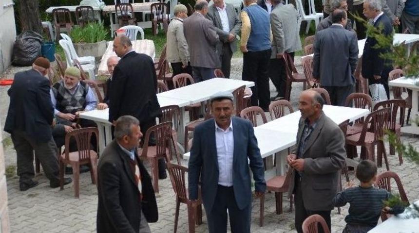 Tosya&rsquo;da &Ccedil;aybaşı K&ouml;y&uuml; Yağmur Duasına Niyet Etti Yağmur Yağınca Ş&uuml;k&uuml;r Duası Yaptı