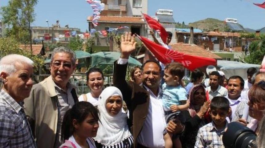 Roman Adaya, Memleketinde Coşkulu Karşılama