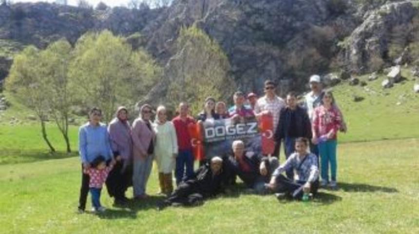Dogez&rsquo;den Sarıcakaya&rsquo;ya &rsquo;anneler G&uuml;n&uuml;&rsquo; Gezisi