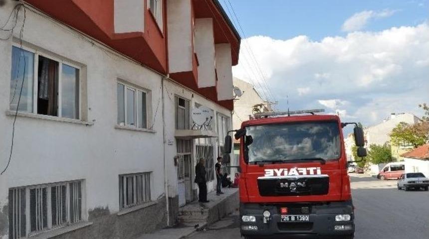 Piknik T&uuml;p&uuml;n Parlaması Sonucunda Yaşlı &Ccedil;ift Yaralandı