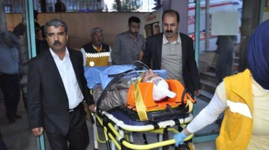 Yumurta Y&uuml;kl&uuml; Minib&uuml;s Devrildi: 2 Yaralı