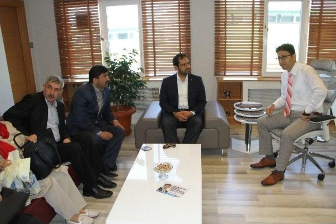 Ak Parti Adayı &Ccedil;onkar, Maltepe&rsquo;de Esnafı Ziyaret Etti