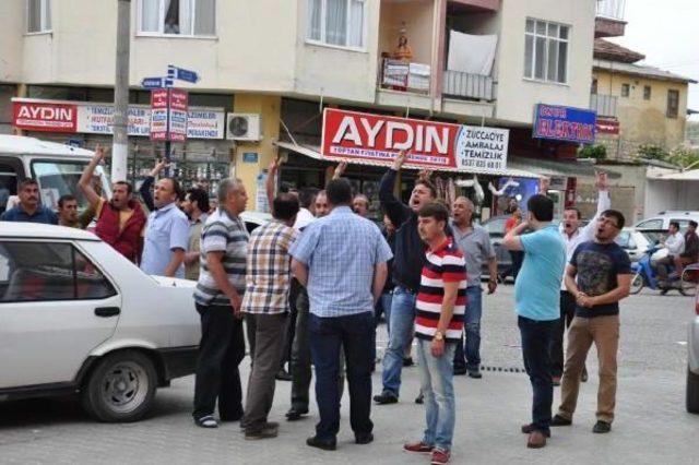 Silifke'de Karşıt Görüşlü Iki Grup Kavga Etti: 1 Yaralı