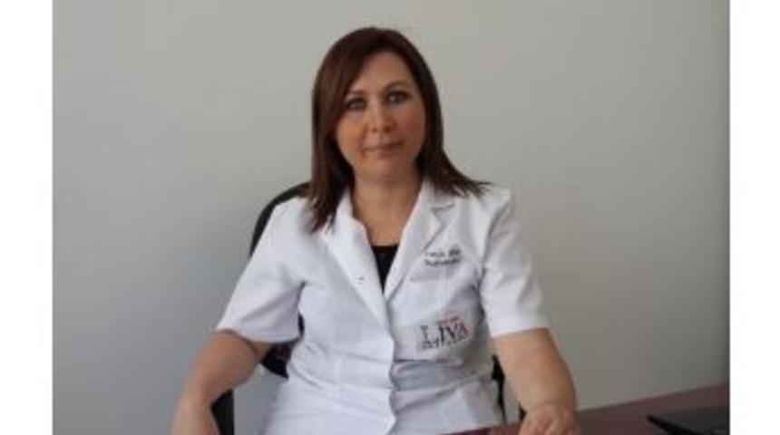 Liva Hastanesi Başhemşiresi Funda Ak, Hemşireler G&uuml;n&uuml; Kutladı