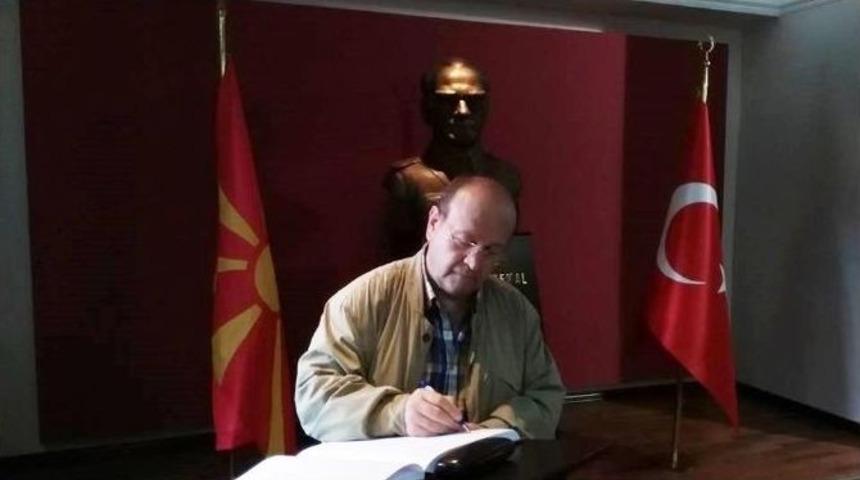 Başkan &Ouml;zakcan&rsquo;dan Atat&uuml;rk&rsquo;&uuml;n Eğitim G&ouml;rd&uuml;ğ&uuml; Okula Ziyaret