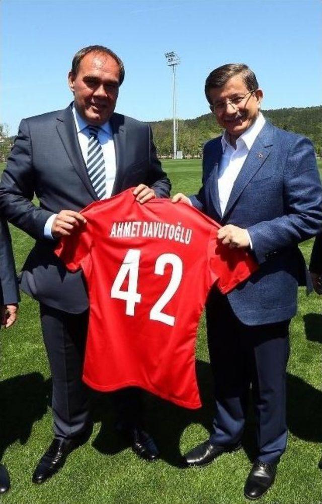 Başbakan Davutoğlu Riva&rsquo;yı Gezdi, Ma&ccedil; S&ouml;z&uuml; Verdi 1