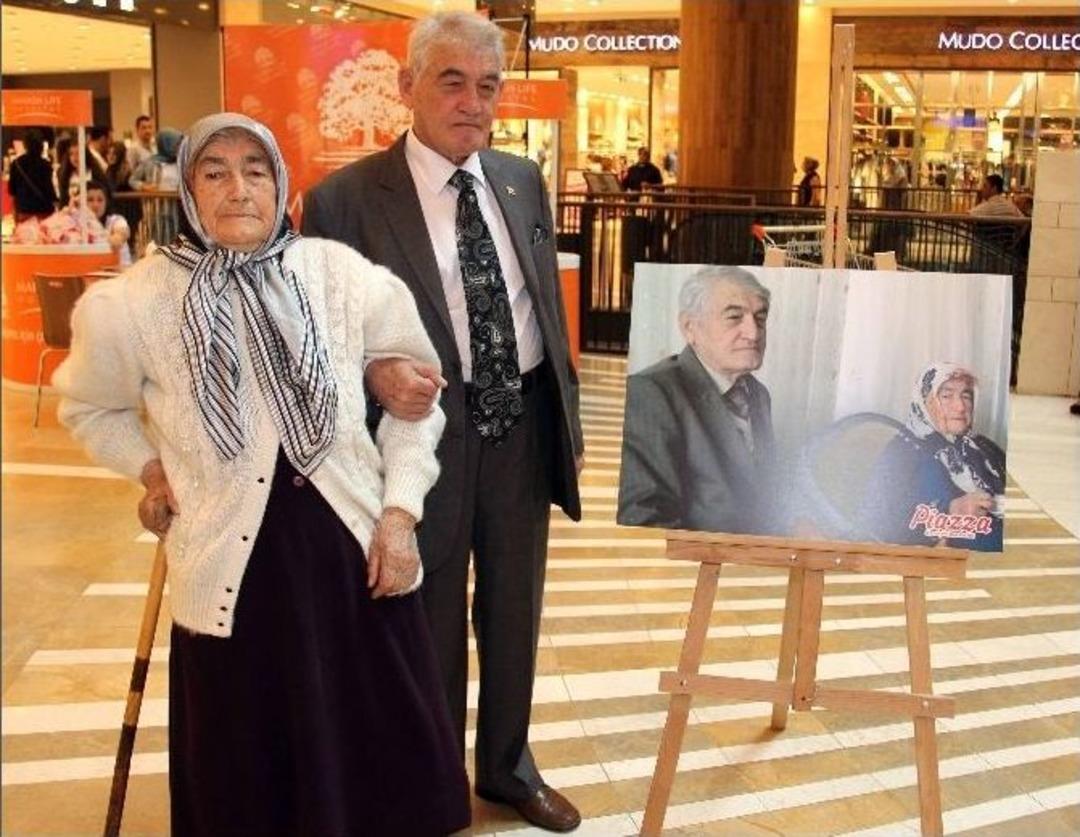 Annesine Benzeyen Hediyeyi Kaptı