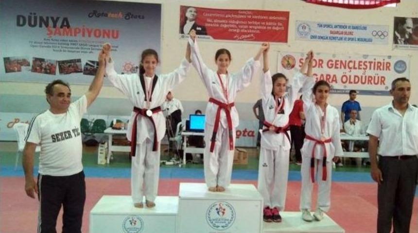 Beydağlı Tekvandocu Kardeşlerden B&uuml;y&uuml;k Başarı