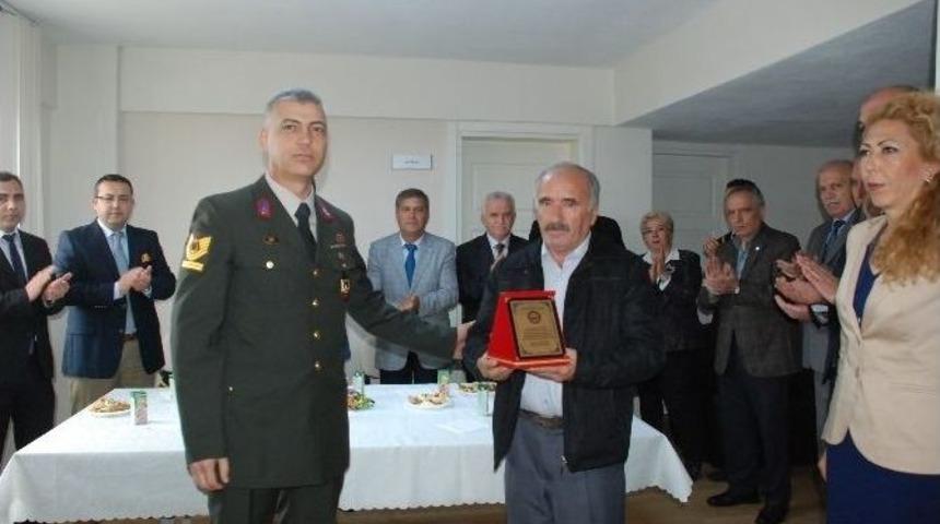 Yılın Şof&ouml;r&uuml; Plaketle &Ouml;d&uuml;llendirildi