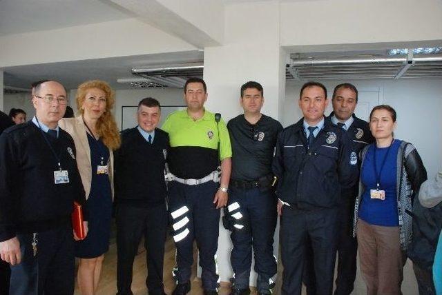 Yılın Şof&ouml;r&uuml; Plaketle &Ouml;d&uuml;llendirildi 1