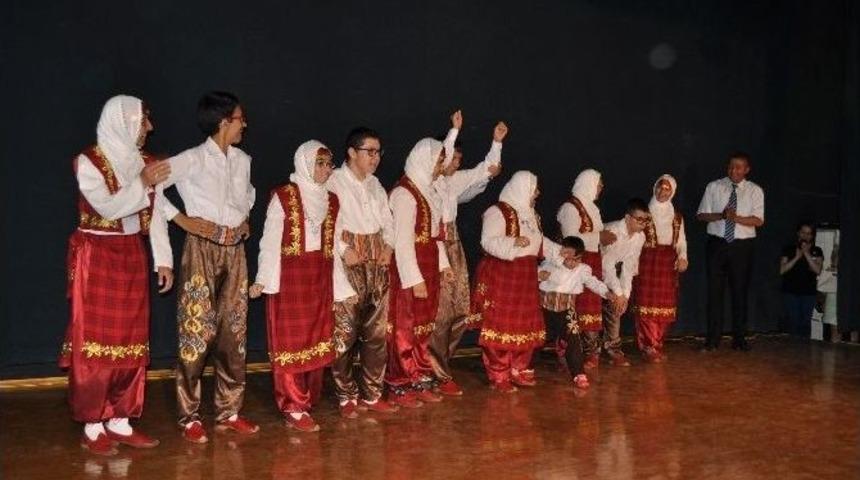 Silifke&rsquo;de Halkoyunları Engel Tanımadı