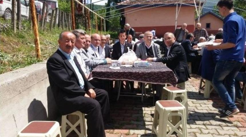 &Ccedil;aycumalı İş Adamından Kitap Bağışı