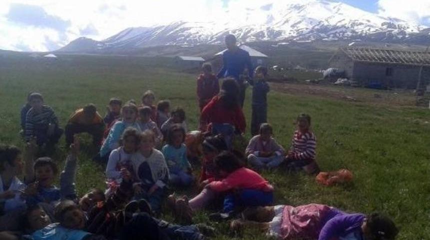 Babasının Vasiyetini &Ouml;ğrencileriyle Birlikte Ger&ccedil;ekleştirdi