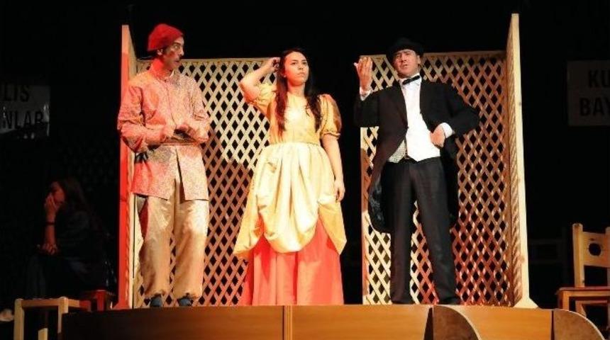 Kent Tiyatrosu’nda Nisan Ayı Dolu Dolu