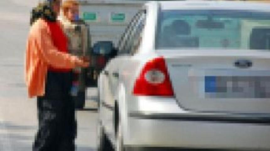 Kayseri'de Dilencilik Yapan 230 Suriyeli Mardin Derik Barınma Merkezi'ne G&ouml;nderildi