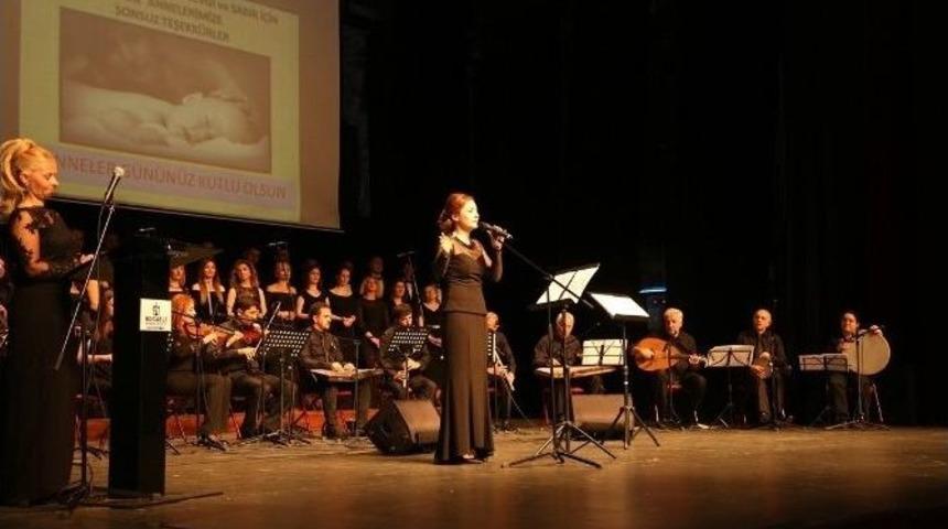 Anneler Sadettin Kaynak&rsquo;ın Eserlerini Tsm Korosu&rsquo;ndan Dinledi