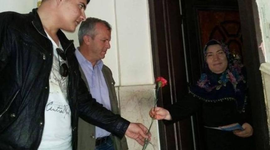 Ak Partili Gen&ccedil;ler Anneleri Unutmadı