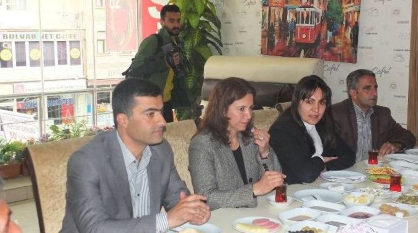 Hdp&rsquo;liler Engellilerle Kahvaltıda Buluştu