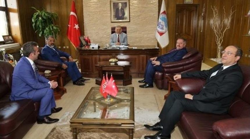 Kosb Y&ouml;netim Kurulu &Uuml;yelerinden Melikgazi Belediye Başkanı B&uuml;y&uuml;kkılı&ccedil;&rsquo;a Ziyaret