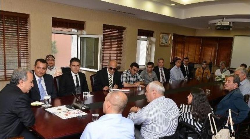 Engellilerden Vali B&uuml;y&uuml;k&rsquo;e Ziyaret