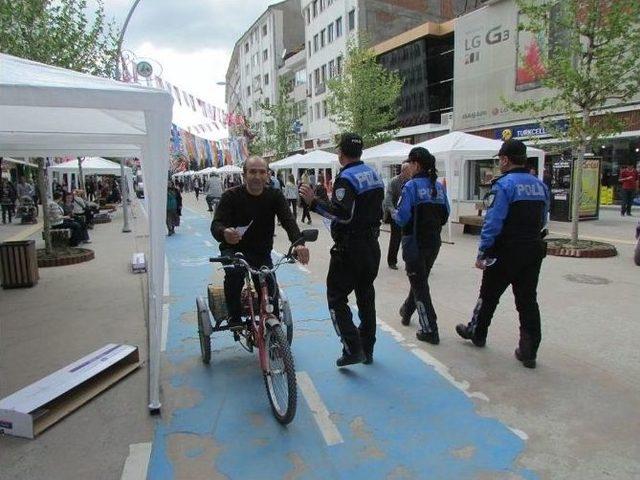 Bolu’da Toplum Destekli Polis Vatandaşı Bilgilendirdi