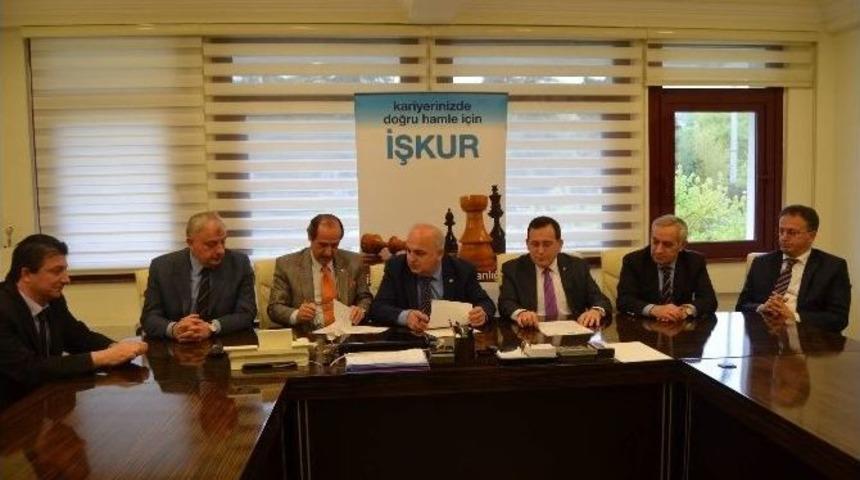 Y&uuml;ksek &Ouml;ğretim &Ouml;ğrencilerine Y&ouml;nelik İşbaşı Eğitim Programı İşbirliği Protokol&uuml; İmzalandı