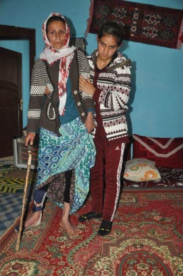 Annesinin En B&uuml;y&uuml;k Destek&ccedil;isi 1