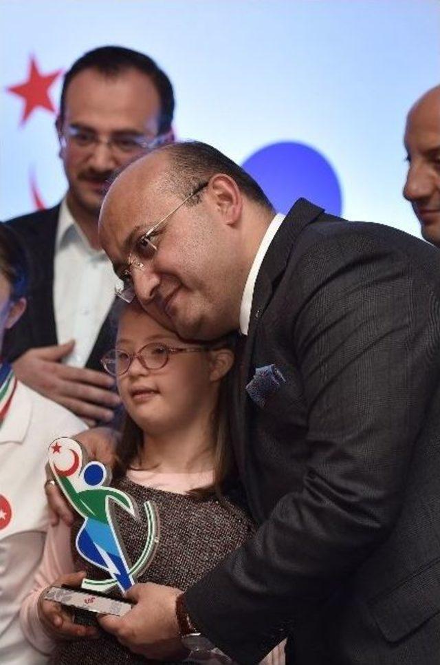 Spora Yatırım Ödül Aldı 1