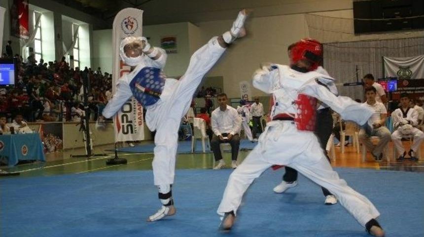 Yıldızlar Tekvando T&uuml;rkiye Şampiyonası Marmaris&rsquo;te Başladı