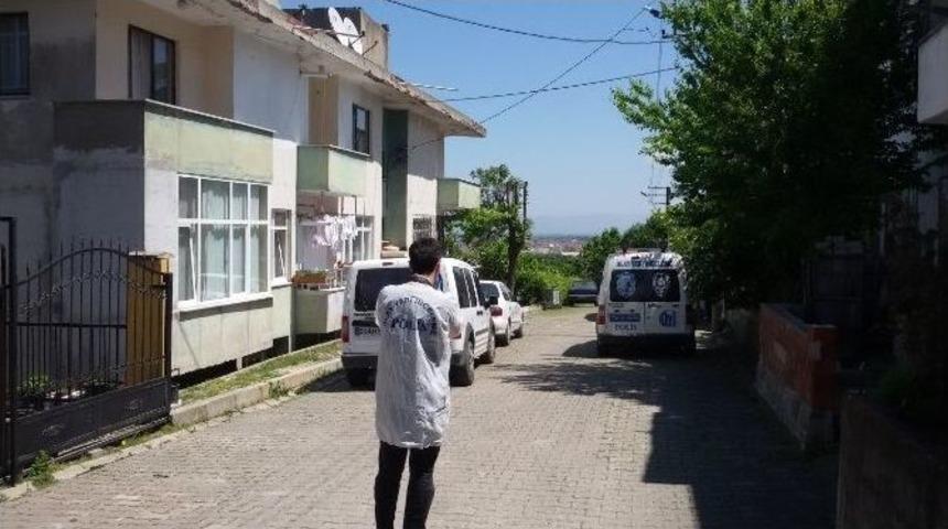 Havaya Sıkılan Kurşun Yaşlı &Ccedil;iftin Evine İsabet Etti