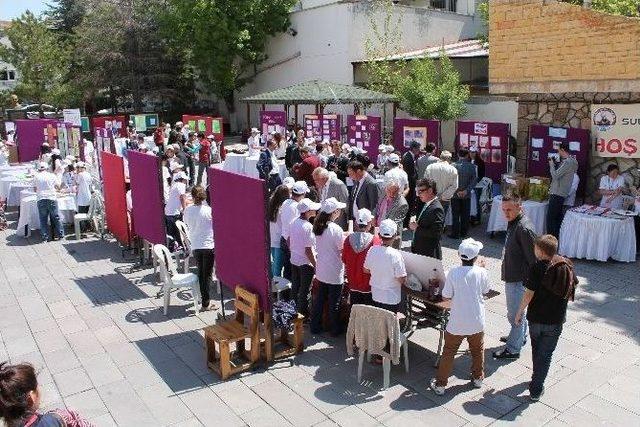 K&uuml;&ccedil;&uuml;k Mucitler İcatlarını Sergiledi 2