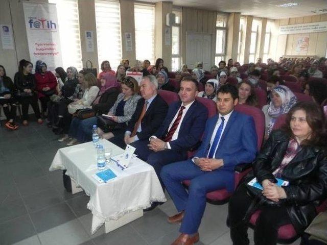 Yozgat’ta Halk Eğitim Merkezi Öğretmen Ve Kursiyerlerine Seminer Verildi