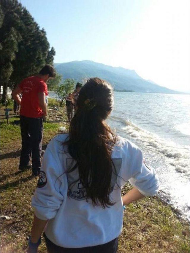 Alabora Olan Teknedekileri Jandarma Kurtardı 2