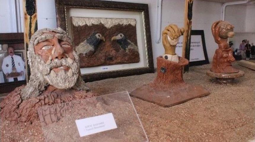 Ahi Evran&rsquo;ın Minyat&uuml;r Heykelini 6 Ayda Yaptı