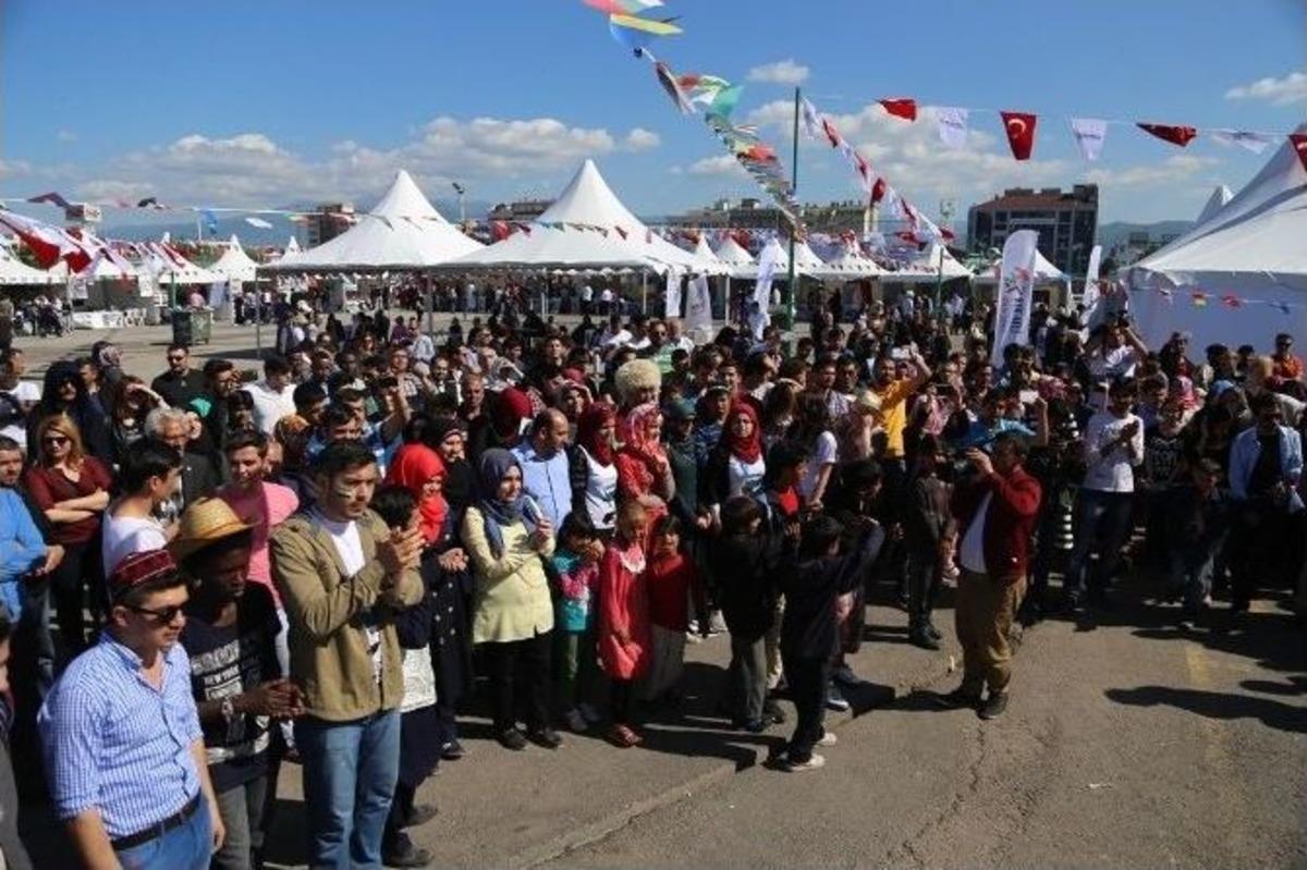 Suriyeli &Ouml;ğrenciler Ağlattı