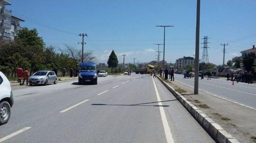 Tır&rsquo;a &Ccedil;arpan Motosiklet S&uuml;r&uuml;c&uuml;s&uuml; Hayatını Kaybetti