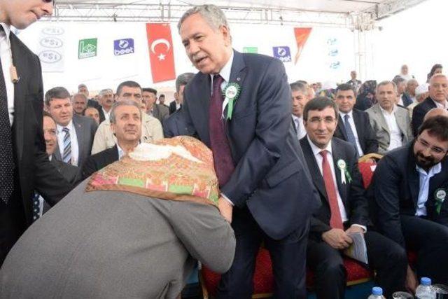 Arınç: Kürt Kardeşlerimizle Barış Içerisinde Yaşayacağız