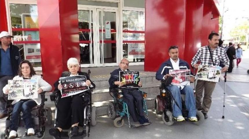 Engellilerden Rampa Eylemi