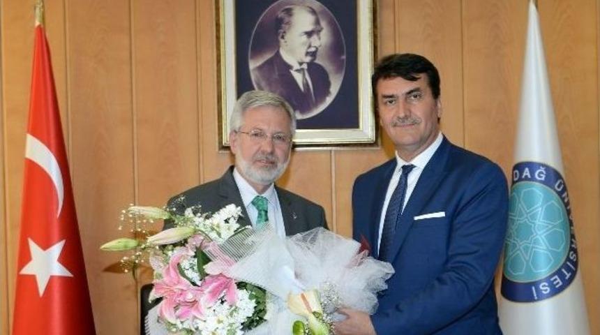 D&uuml;ndar&rsquo;dan Rekt&ouml;r Ulcay&rsquo;a Hayırlı Olsun Ziyareti