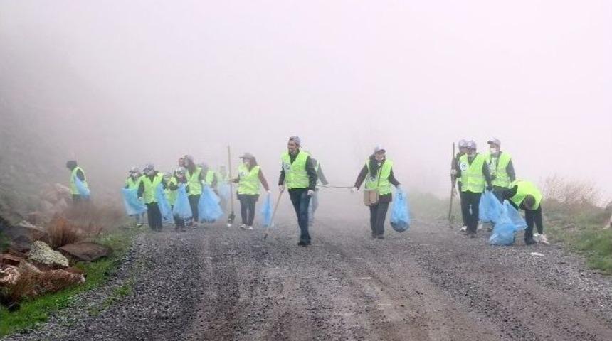 Ali Dağı&rsquo;nda &Ccedil;evre Temizliği